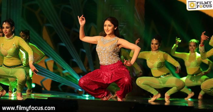 Sayyeshaa Impresses Chiranjeevi With The Iconic Veena Step