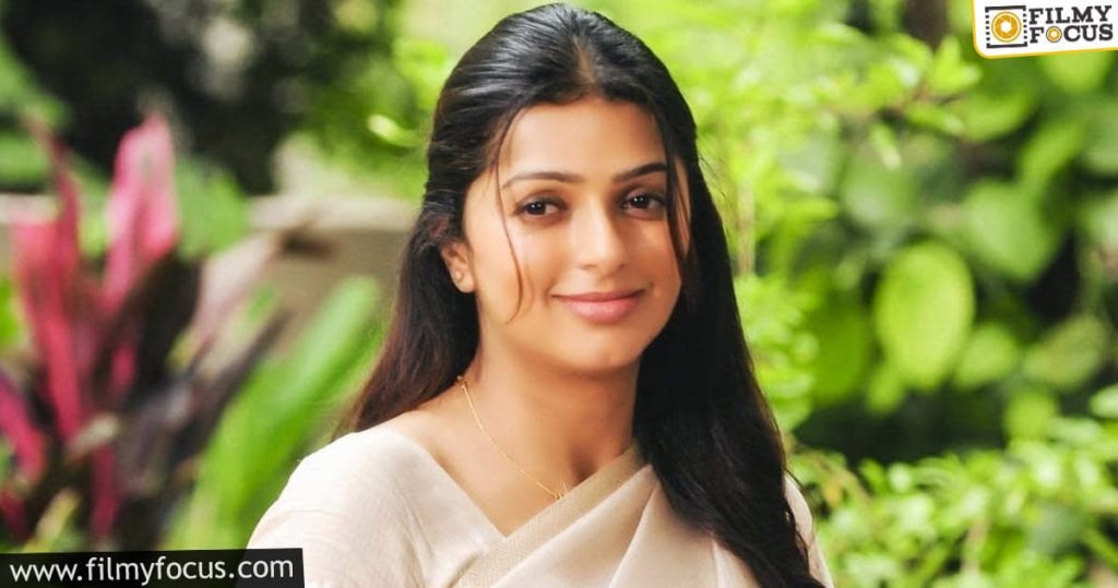 Bhumika Put Rest To All Speculations On Her Divorce In Style