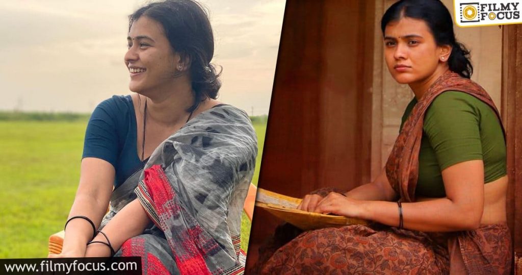 Hebah Patel Turns De Glam In Odela Railway Station