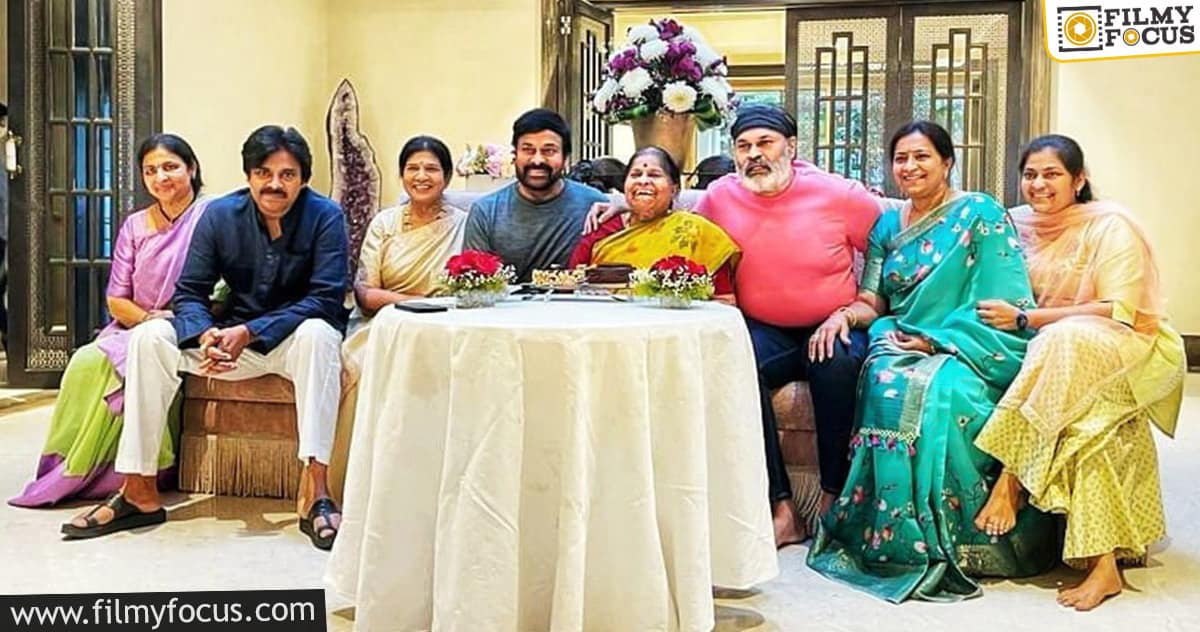 Pic Talk: Chiru, Pawan, Nagababu along with sisters and Mother