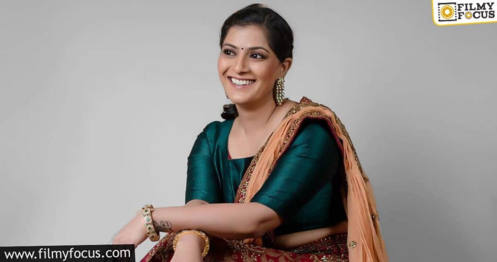 Varalakshmi Sarath Kumar's Insta Family Grows To 1 Million