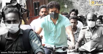 Vijay's Team Expresses No Political Touch To The Cycle Ride