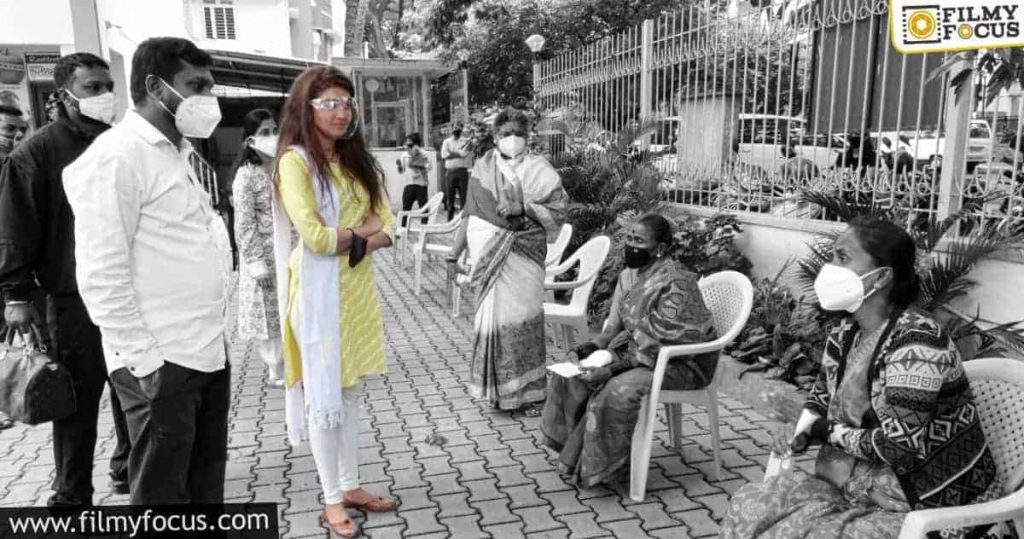 actress pranitha conducts free vaccination drive1