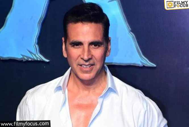 Akshay Kumar Once Passed a Racist Comment on his Co -Star!