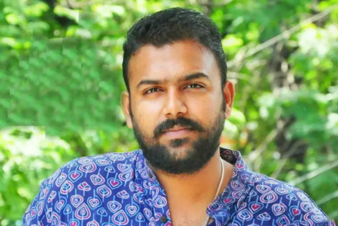 Tharun Bhascker : Biography, Age, Movies, Family, Photos, Latest News ...