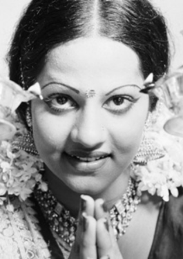 Jayamalini : Biography, Age, Movies, Family, Photos, Latest News ...