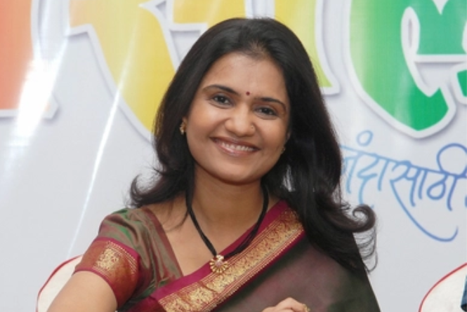 Amruta Subhash Biography, Age, Movies, Family, Photos, Latest News