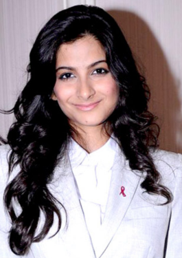 Rhea Kapoor image