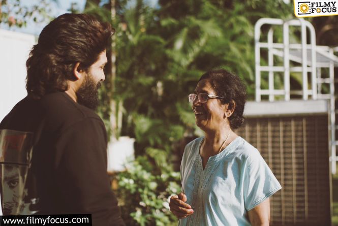 Allu Arjun’s Heartwarming Moment With His Mother