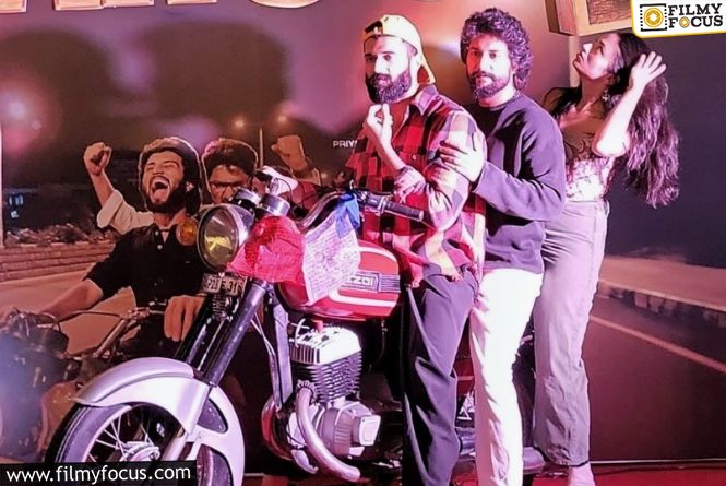 Nani & Vijay Recreate Yevade Subramanyam Moment