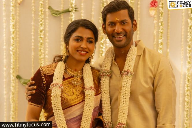 Vishal Got Engaged To Sai Dhanshika