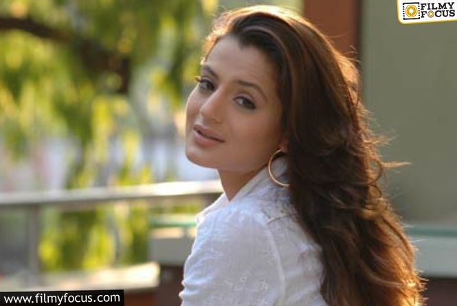 Ameesha Patel Criticizes Bollywood For…