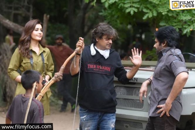 Raashii Khanna Shares BTS Moment With Pawan And Harish
